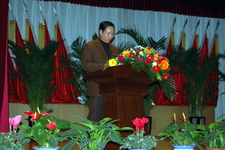 公司董事長趙曰嶺在會議上作經(jīng)驗介紹